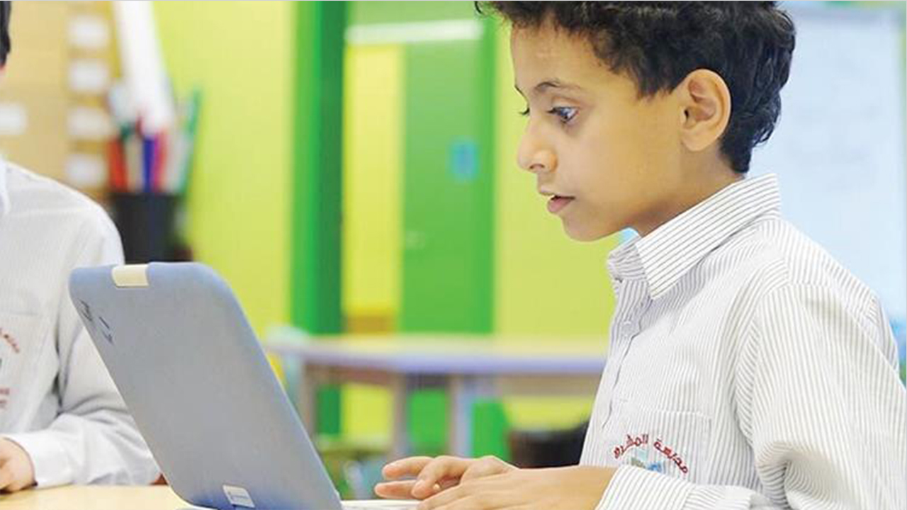 كل ما تحتاج معرفته عن المنصات التعليمية في الإمارات